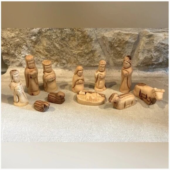 Hand-carved Olive Wood Nativity Set 11 Pieces Around 4” Tall Bethlehem Christmas - Picture 1 of 6